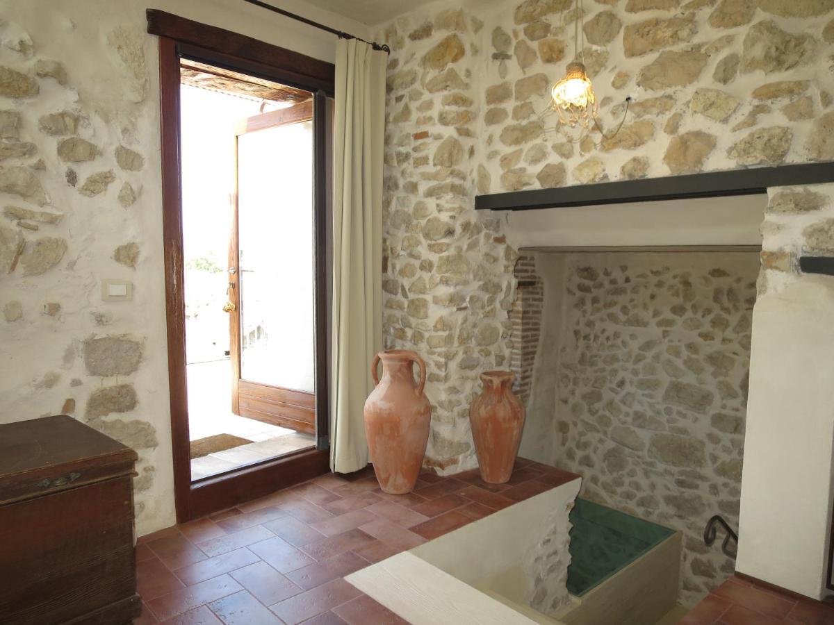 B&B Milleunapietra Romantic Guest House Ausonia Eksteriør bilde